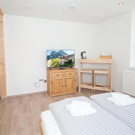 Dorfwirt Pensión 3*