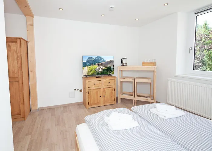 Dorfwirt Pensión 3*